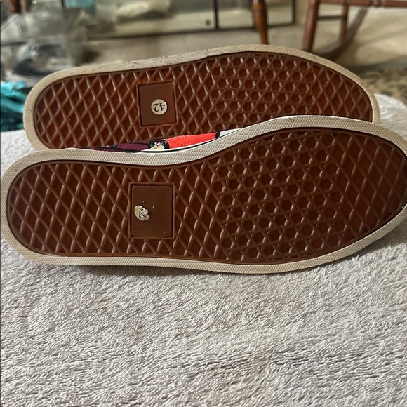 Colorful Cartoon Character Shoes size 10.5 women or size 9 men. NWOT - Picture 4 of 5